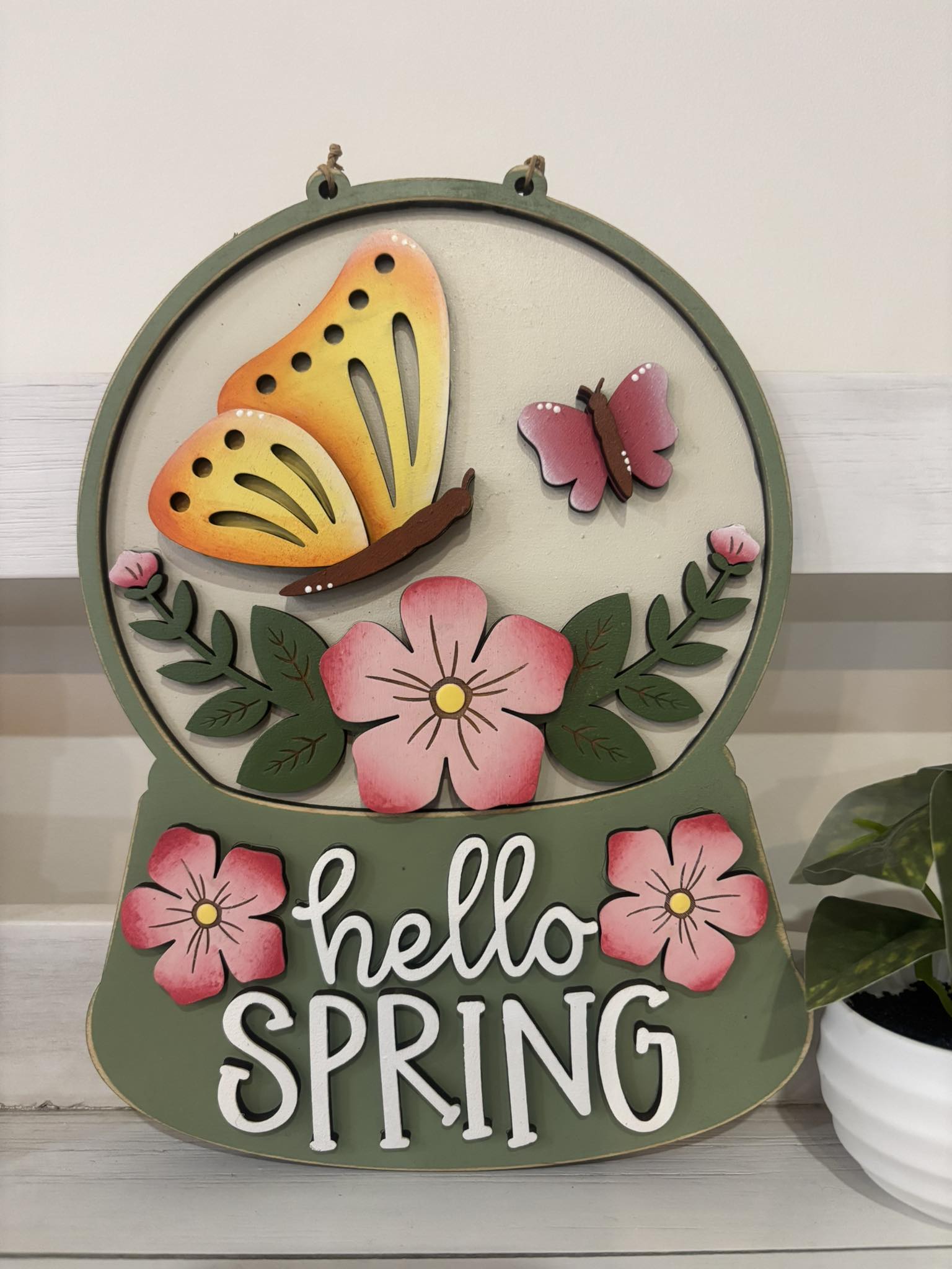 HELLO SPRING GLOBE